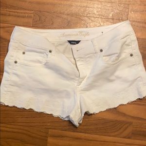 American Eagle Stretch White Shorts Size 12